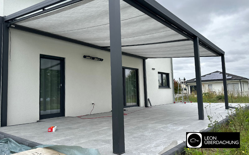 Referenz Leon Überdachung